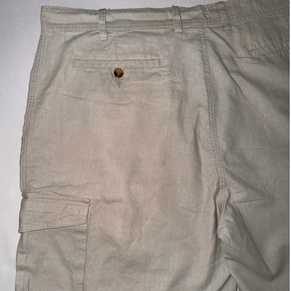 St. John's Bay Cargo Shorts Mens 44 Tan Ramie Cotton Pleated Utility